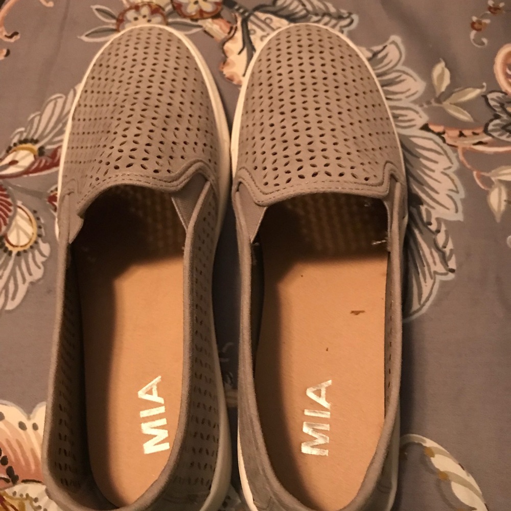 MIA Ladies Gray Slip-On shoes